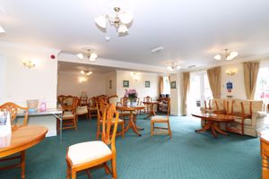 RESIDENTS LOUNGE- click for photo gallery
